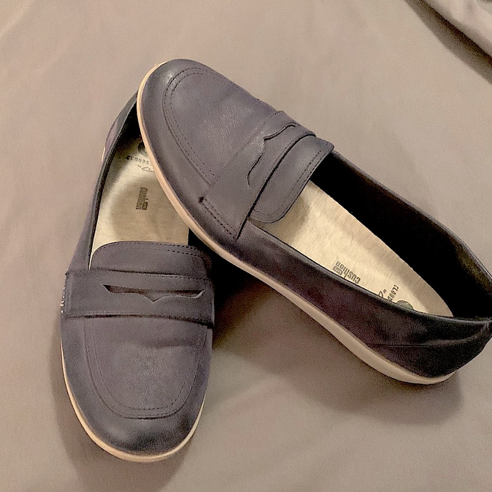 Clarks Blue Cloud Stepper Size 8 Medium - image 1